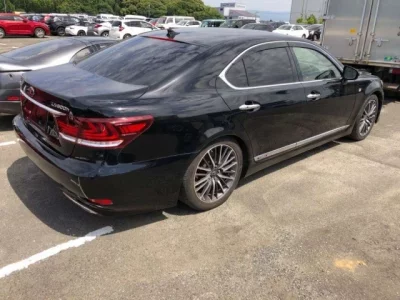 Lexus LS