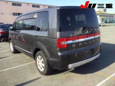 Mitsubishi DELICA D5
