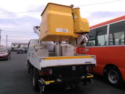 Isuzu ELF