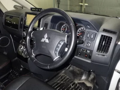 Mitsubishi DELICA D5