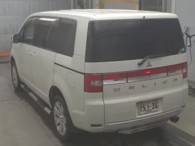Mitsubishi DELICA D5