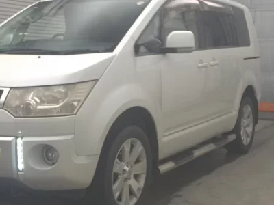 Mitsubishi DELICA D5