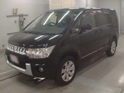 Mitsubishi DELICA D5