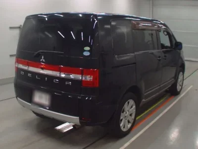 Mitsubishi DELICA D5