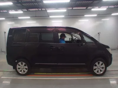 Mitsubishi DELICA D5