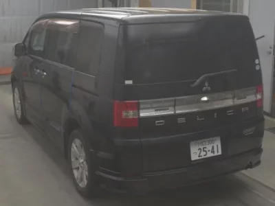 Mitsubishi DELICA D5