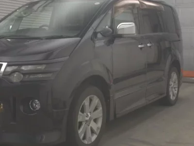 Mitsubishi DELICA D5