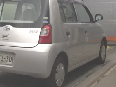 Daihatsu Esse