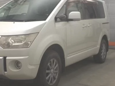 Mitsubishi DELICA D5