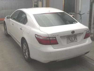 Lexus LS