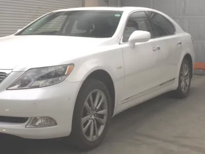 Lexus LS