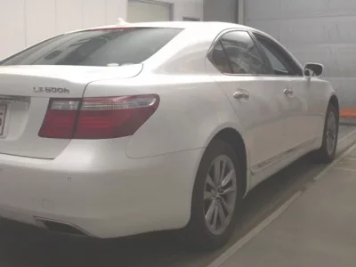Lexus LS