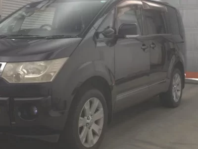 Mitsubishi DELICA D5