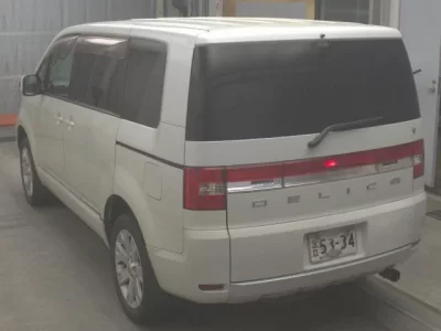 Mitsubishi DELICA D5