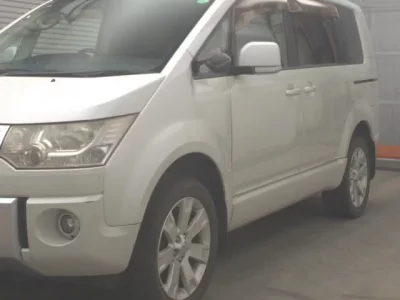 Mitsubishi DELICA D5