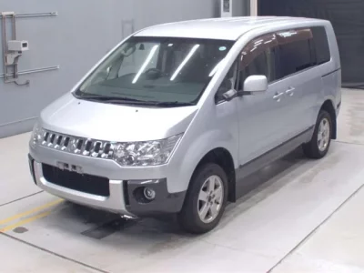 Mitsubishi DELICA D5