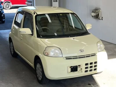 Daihatsu Esse