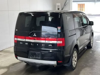 Mitsubishi DELICA D5