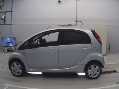 Mitsubishi I