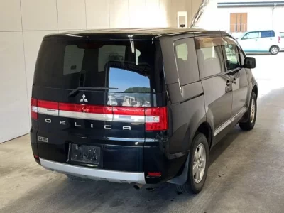 Mitsubishi DELICA D5