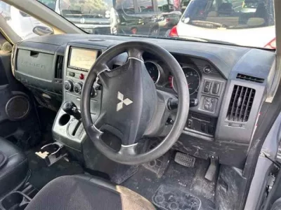 Mitsubishi DELICA D5