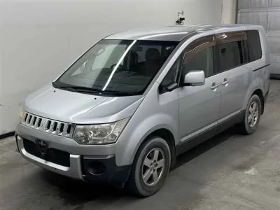 Mitsubishi DELICA D5