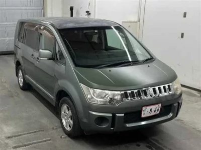 Mitsubishi DELICA D5