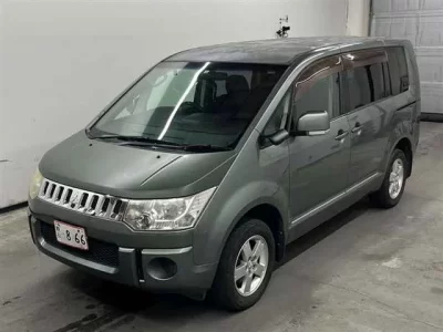 Mitsubishi DELICA D5