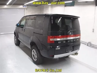 Mitsubishi DELICA D5