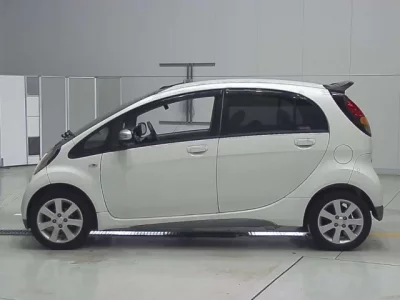 Mitsubishi I