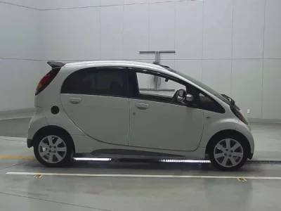 Mitsubishi I