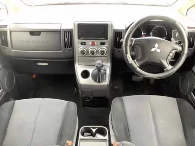 Mitsubishi DELICA D5