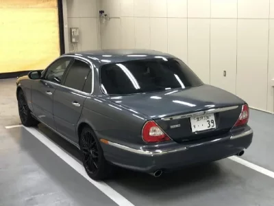 Jaguar XJ SERIES