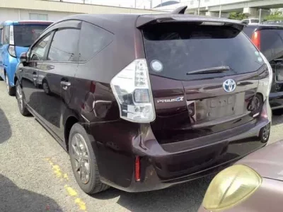 Toyota PRIUS ALPHA