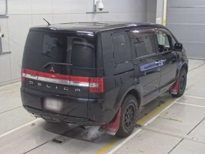 Mitsubishi DELICA D5
