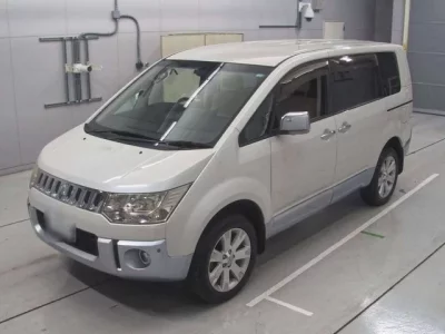 Mitsubishi DELICA D5