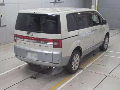 Mitsubishi DELICA D5