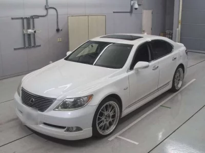 Lexus LS