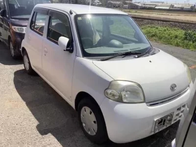 Daihatsu Esse