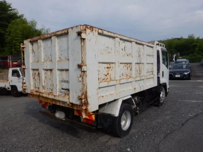 Isuzu TRUCK