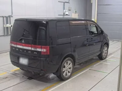 Mitsubishi DELICA D5