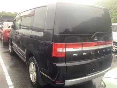 Mitsubishi DELICA D5