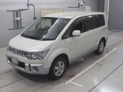 Mitsubishi DELICA D5