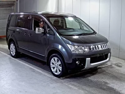 Mitsubishi DELICA D5