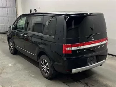 Mitsubishi DELICA D5
