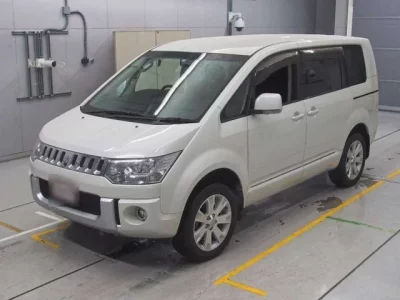 Mitsubishi DELICA D5