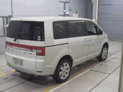 Mitsubishi DELICA D5