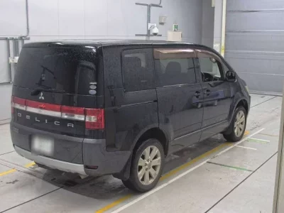Mitsubishi DELICA D5