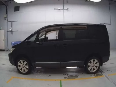 Mitsubishi DELICA D5