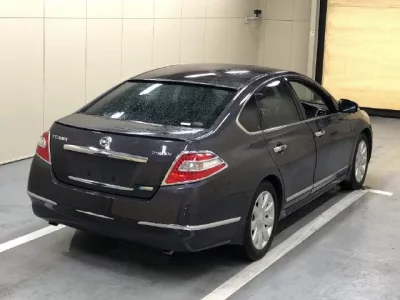 Nissan TEANA